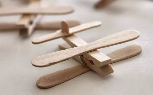 The completed mini airplane toy model