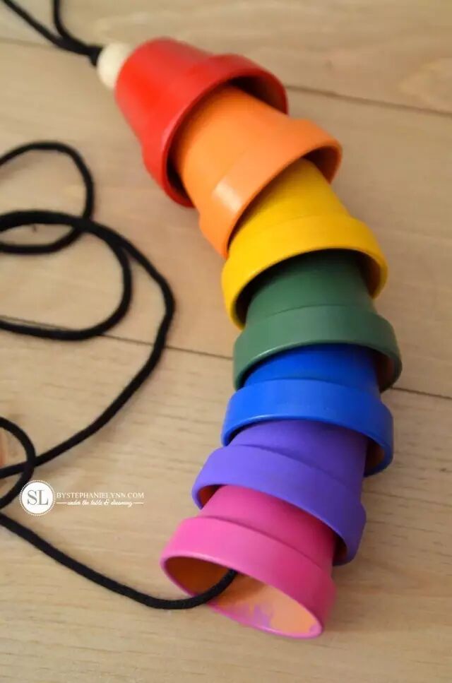 Arranging the flower pots in a regular color pattern will look even better!