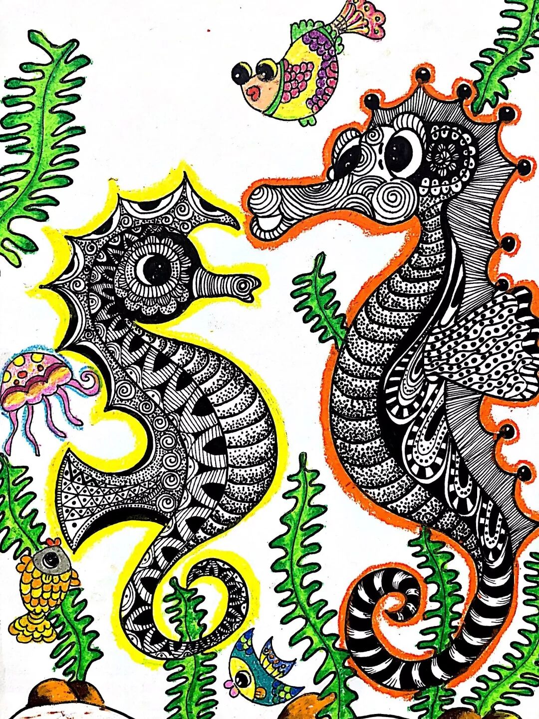 Paint small sea creatures on the cardstock